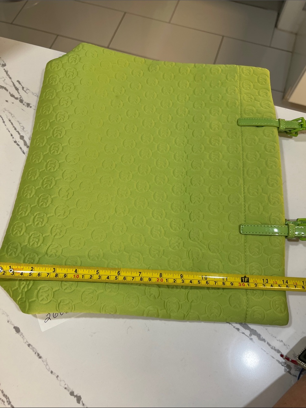 Michael Kors Het Set Neoprene Large Neon Lime Embossed Logo Tote - Picture 10 of 16